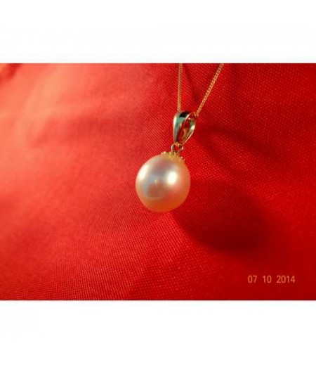 PALAZO JEWELLERY PEARL PENDANT18K White Gold Pearl Pendant 0. 1.76 cts.